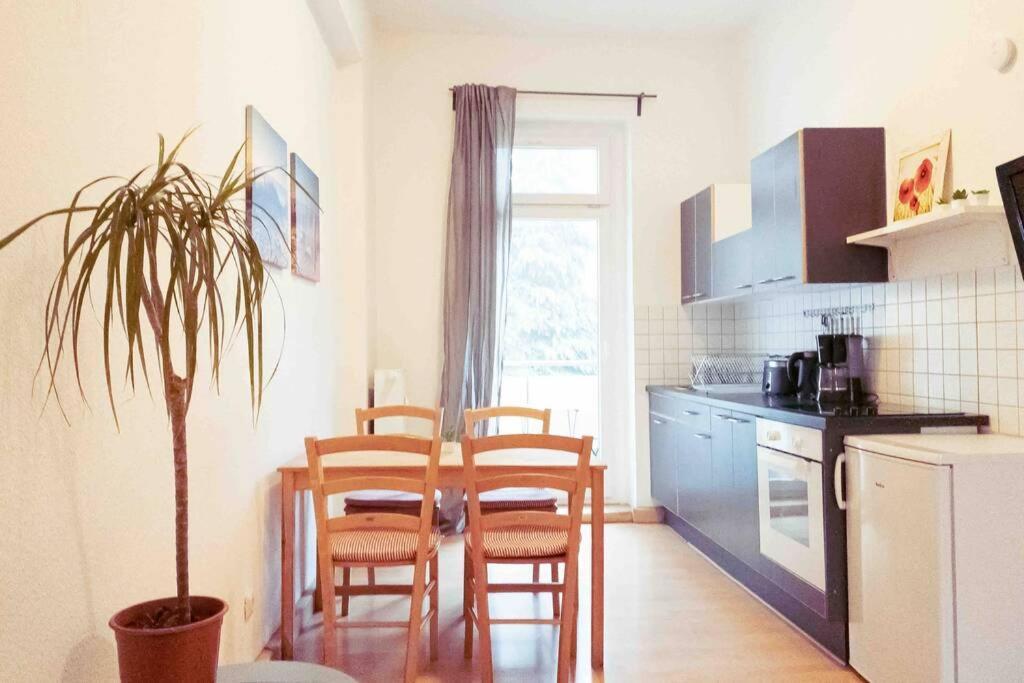 Altbauwohnung Direkt An Der Karli Mit Balkon - Netflix Inklusive ไลป์ซิก ภายนอก รูปภาพ