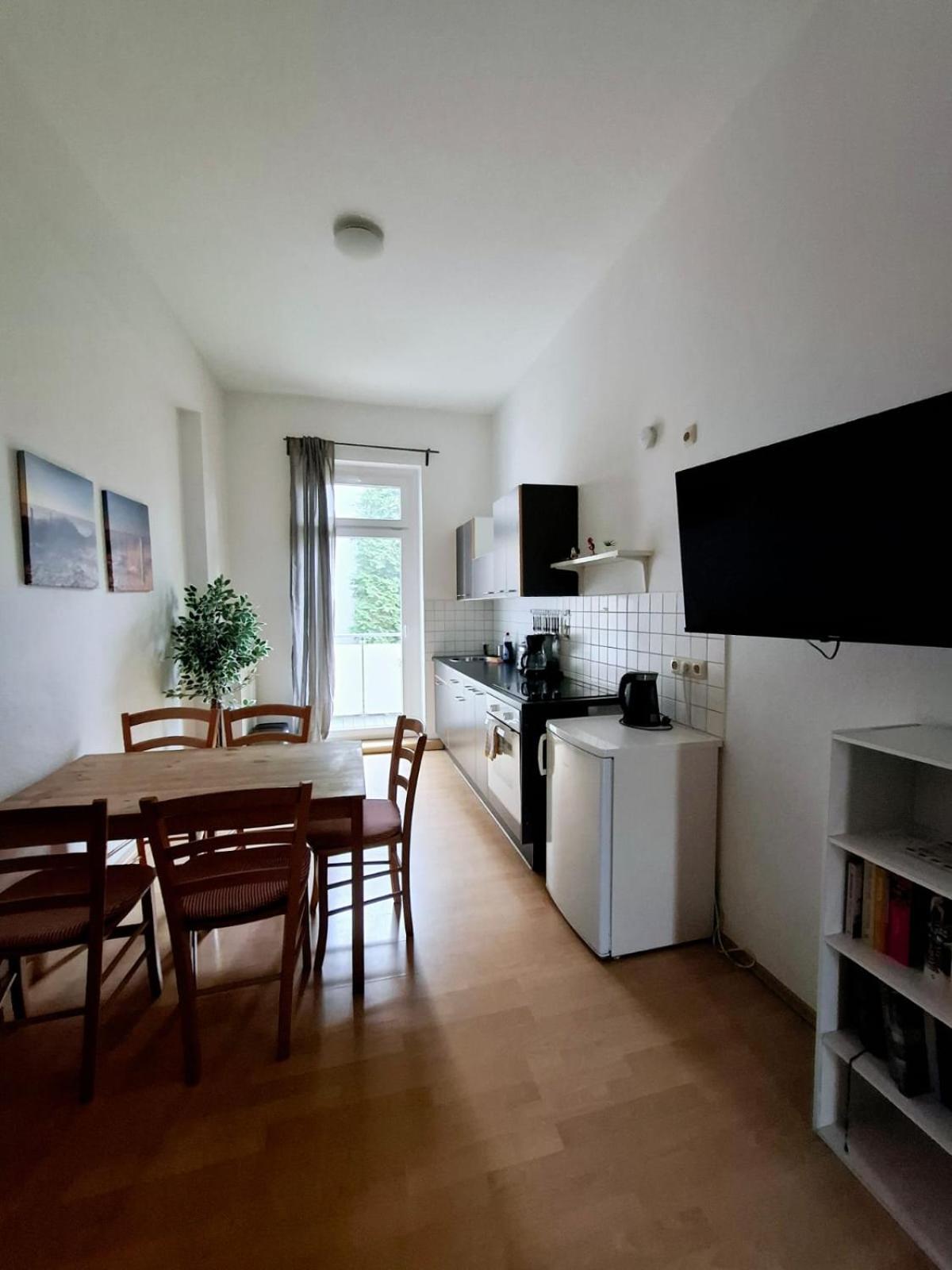 Altbauwohnung Direkt An Der Karli Mit Balkon - Netflix Inklusive ไลป์ซิก ภายนอก รูปภาพ