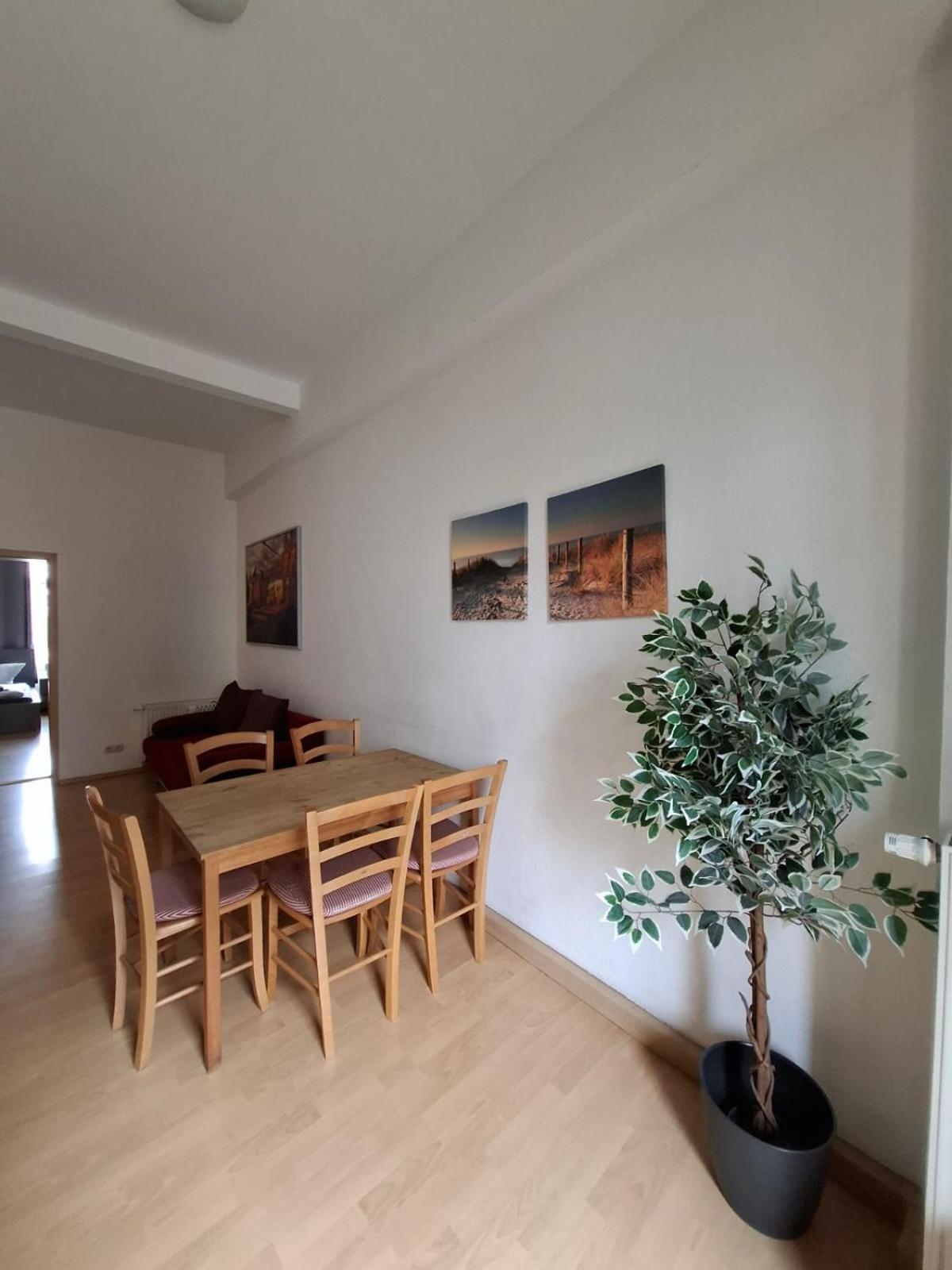 Altbauwohnung Direkt An Der Karli Mit Balkon - Netflix Inklusive ไลป์ซิก ภายนอก รูปภาพ